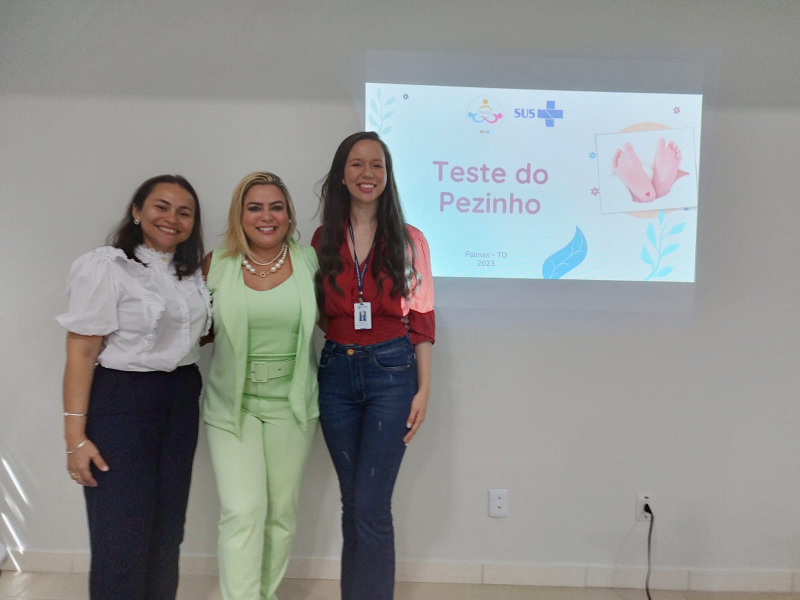 Coord Nadja Figueiredo com enfermeiras palestrantes Yanara Torres e Reyjane Campos