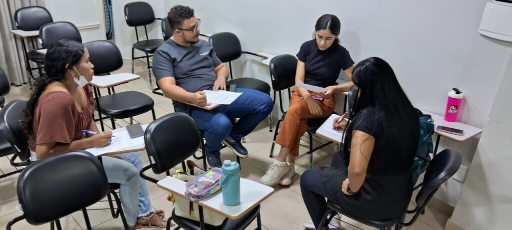 Participantes em análise de casos clínicos dos Territórios de Saúde