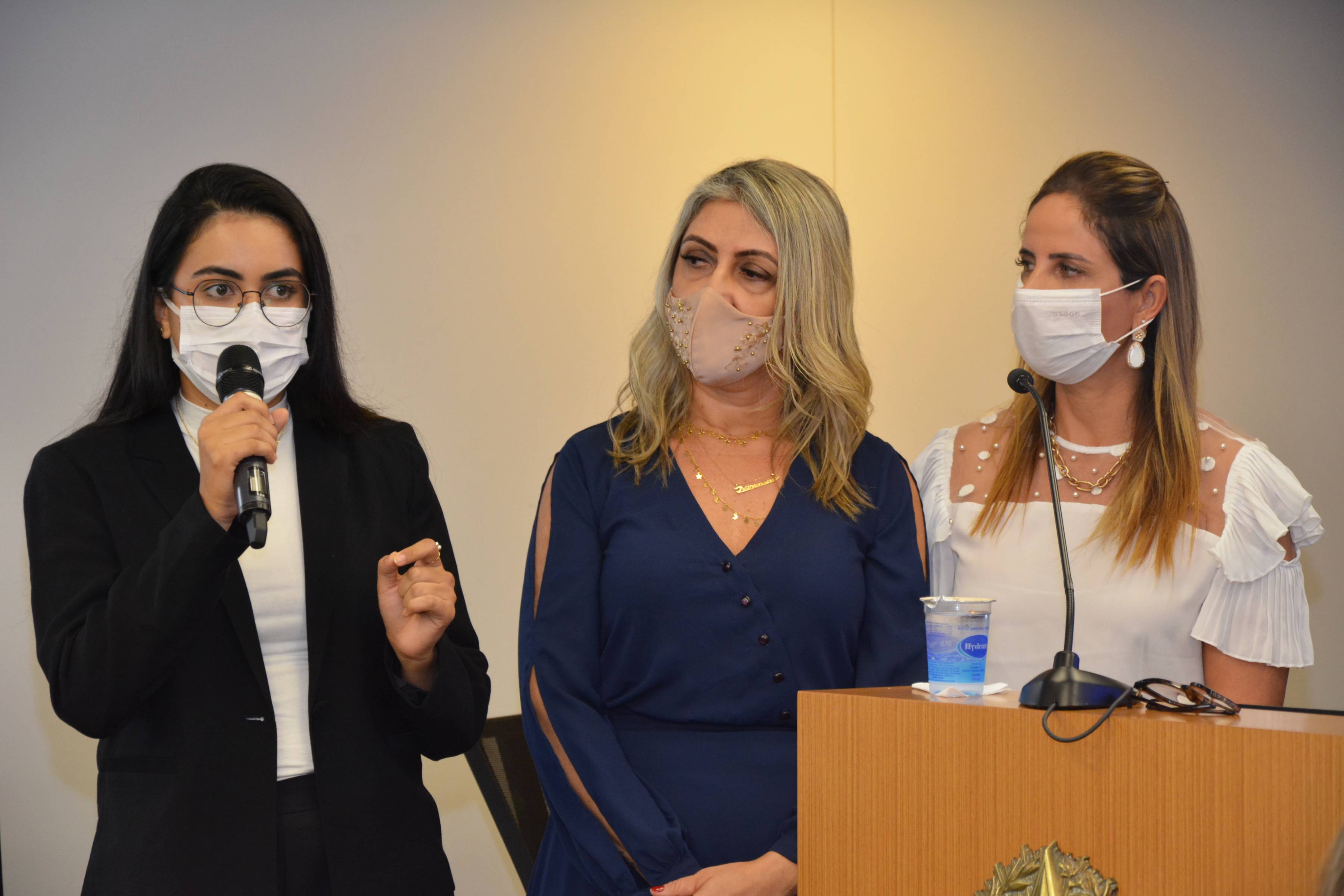A residente Isabella Lázaro foi participou na elaboração e execução do projeto