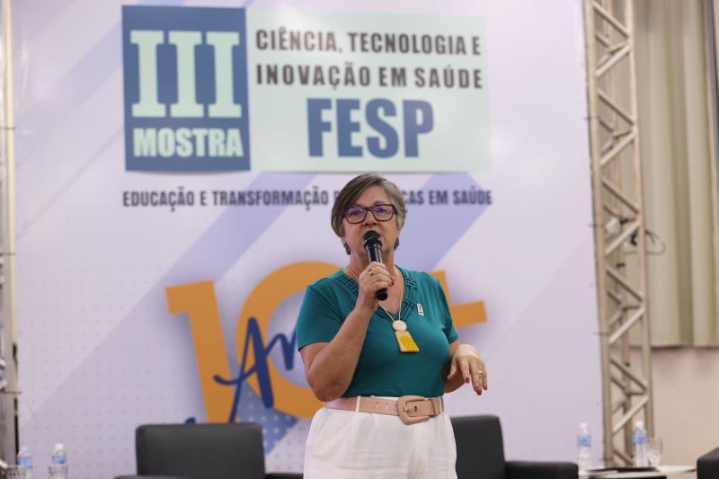 Palestra magna contou com a presença da diretora do Departamento de Gestão da Educação na Saúde, Regina Gil