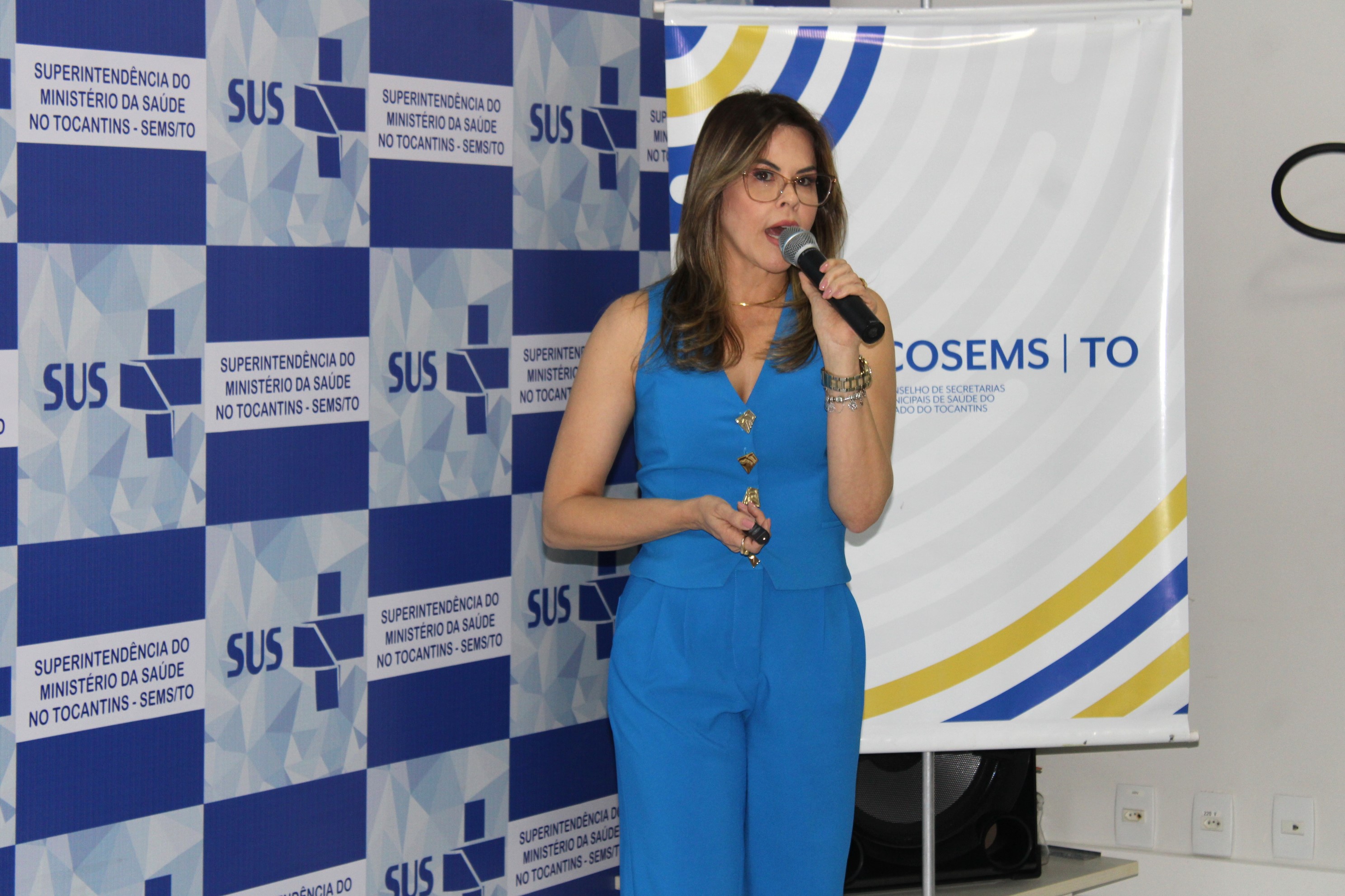 Karolyne Botelho Marques Silva durante sua apresentação