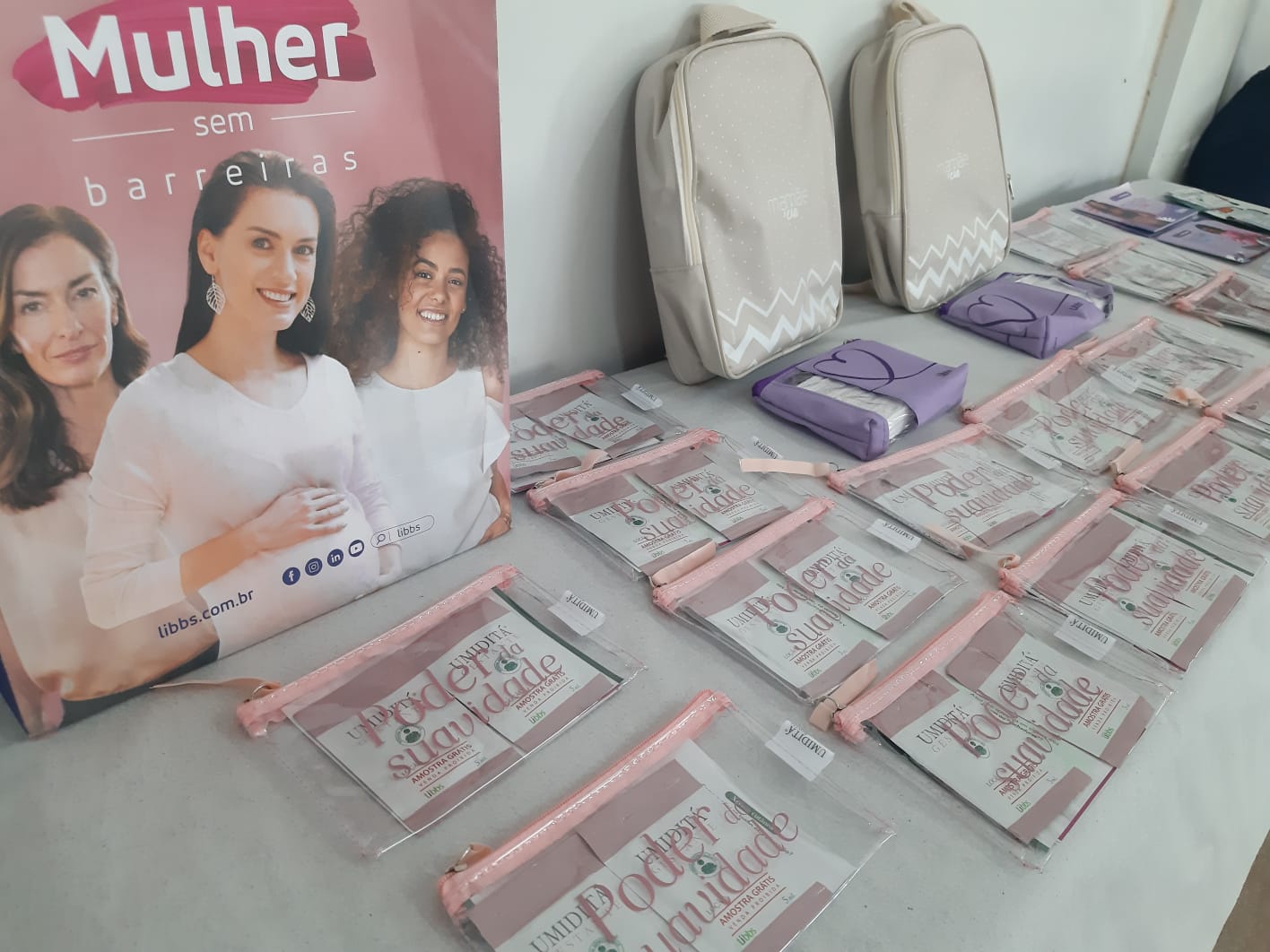 Na ocasião, teve sorteio de brindes e foram distribuídos kits