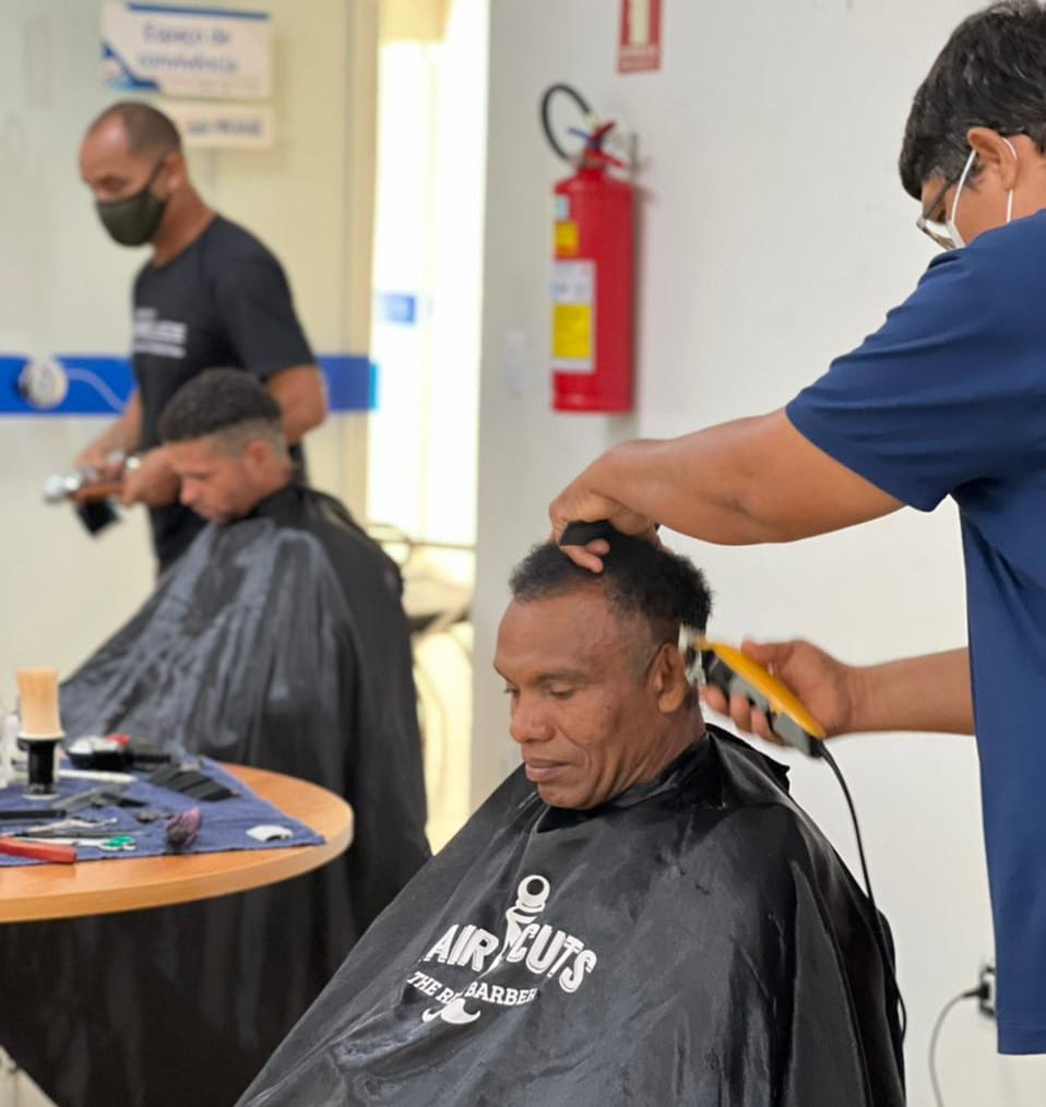 Parceria com o Instituto Embelleze proporcionou um dia de autocuidado, com oferta de corte de cabelo