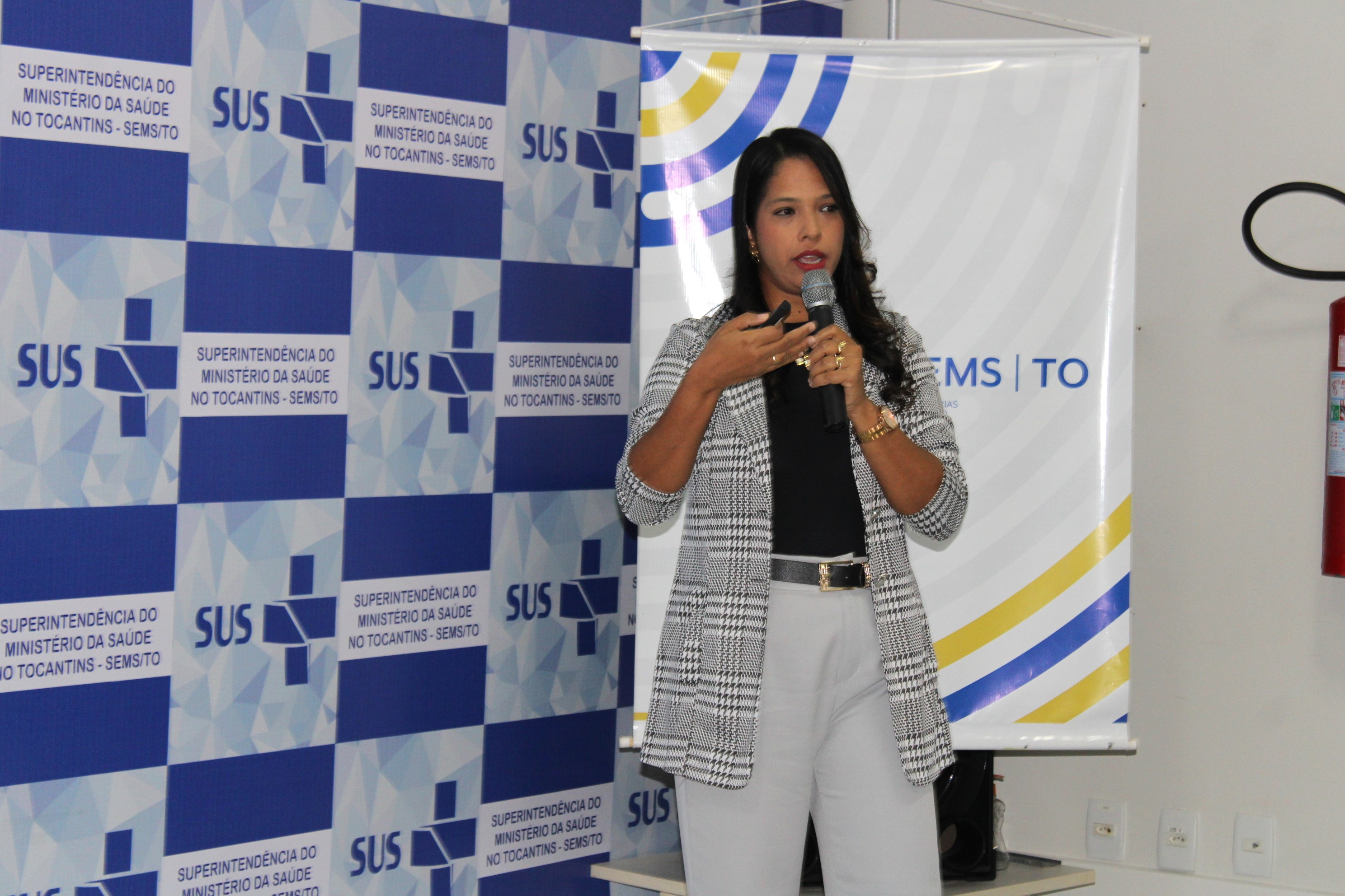 Coordenadora do Programa de Educação Permanente Atenção Primária e Vigilância em Saúde, Isnaya Almeida Brandão Lima