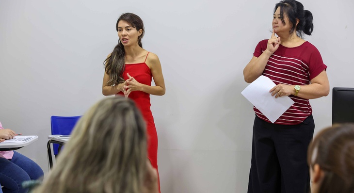Tutoras da Fesp, a enfermeira Lordânia Moura e a fisioterapeuta Tiemi Kojo